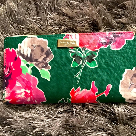 Kate spade floral wallet - Picture 1 of 4